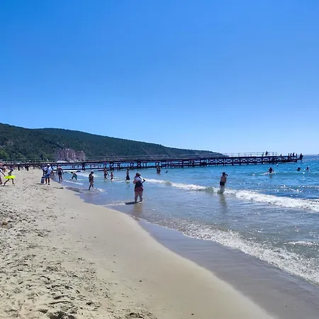 Umi * Σάνι Μπιτς