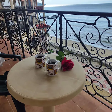 Ξενοδοχείο με διαμερίσματα Umi *