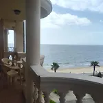 Umi Aparthotel 3*