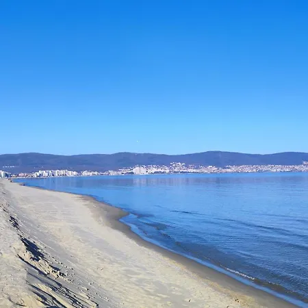 Umi Lägenhetshotell Slăntjev Brjag